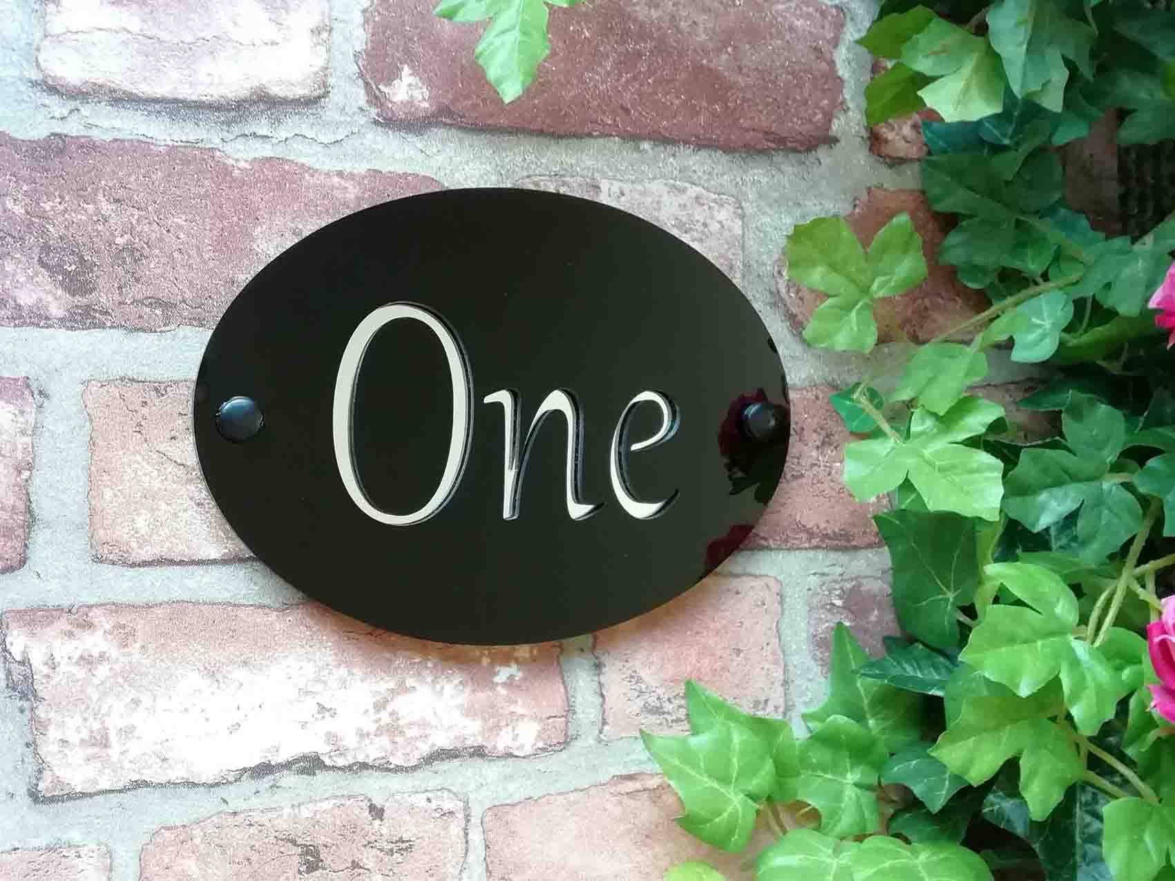 Oval_House_Sign